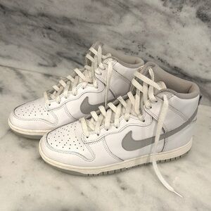 NIKE DUNK HIGH WHITE GREY FOG SAIL Women’s SIZE 9 DD1869-111